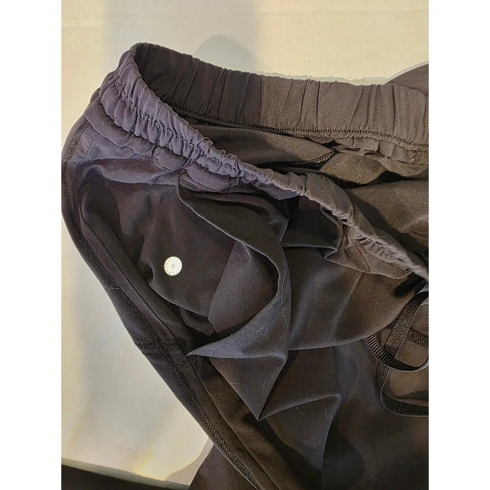 Lululemon Lightweight‎ Cropped Pants Size 8 Black Elastic Waist Inspected EUC